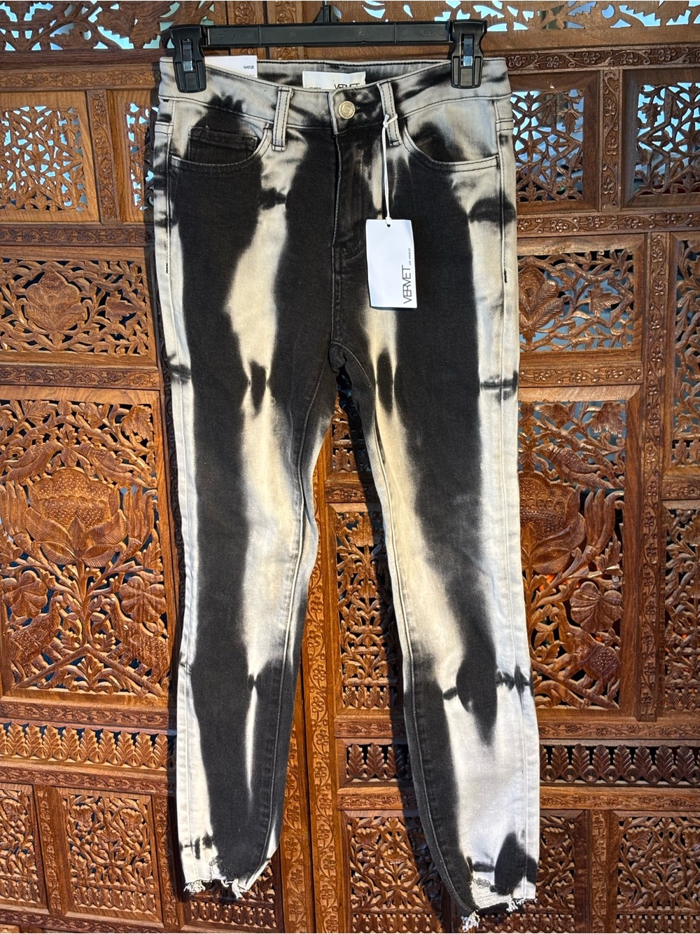 VERVET BY FLYING MONKEY Black and Bleach Tie-Dye High-Rise Skinny Jeans
